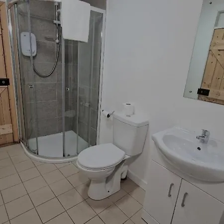 8 Bedroom Townhouse * Galway